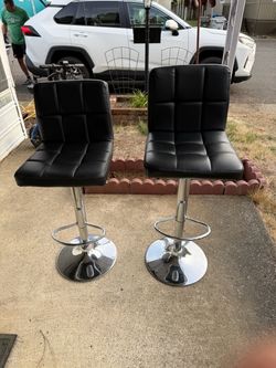 Adjustable bar chair set