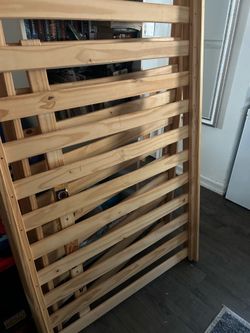 FREE TWIN FRAME