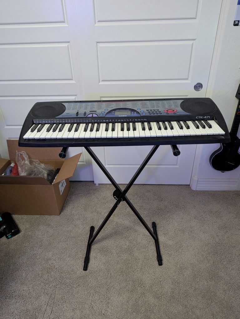 Casio CTK-471 keyboard & Stand