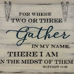 Custom wood frame. (Click on the pic to see it better).