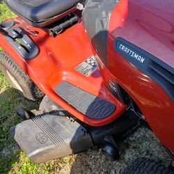 Craftsman Mower Like New Condition 82hrs