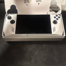 Rog Ally ( Like New)