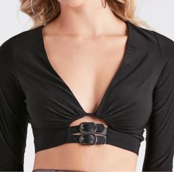 Black long sleeve crop top