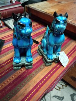 Vintage Lion Dogs
original Label Circa
1950's 