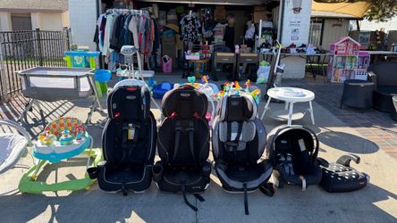 Saturday and Sunday huge yard sale🚨4513 QUEEN ÁNGEL CT 89110🚨