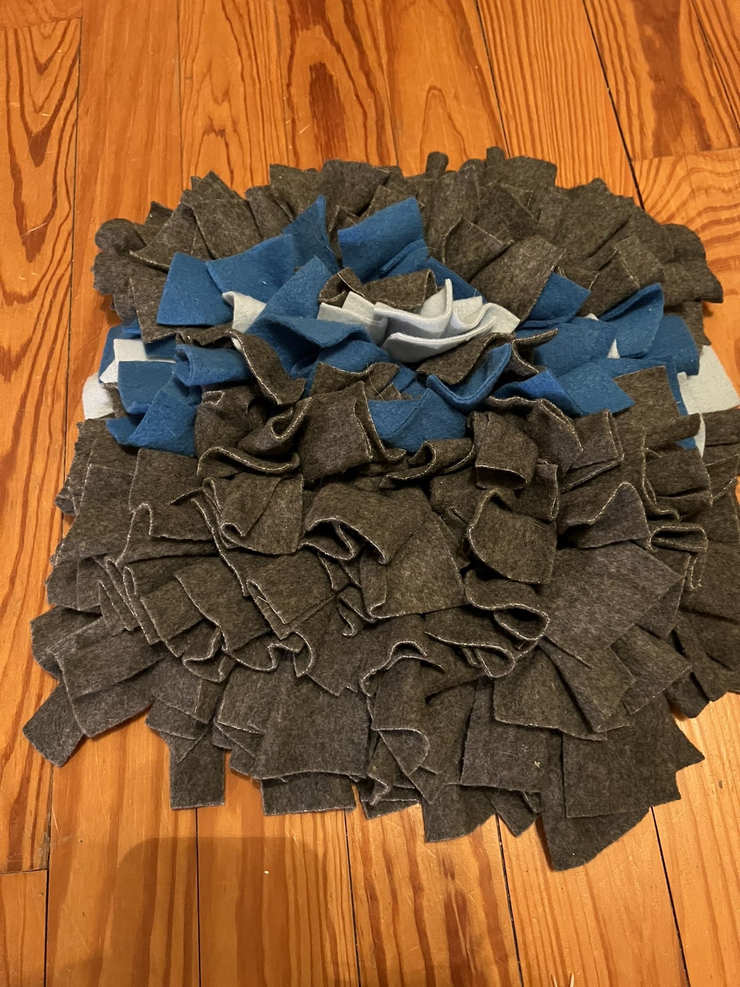 Hide 'n Seek 12” x 12” Snuffle Mat Cat Toy brand new 