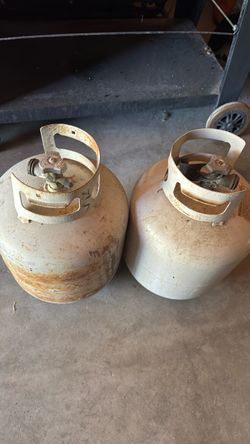 2 propane tanks
