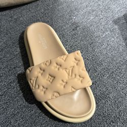LV Sandle Size 11