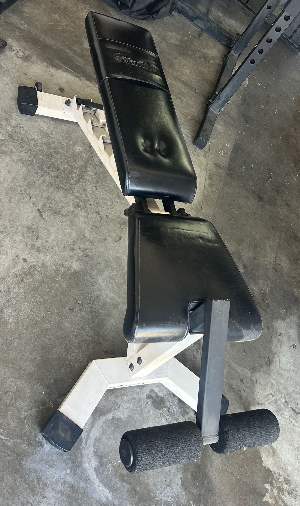 Adjustable Work Out Bench
