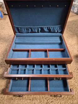 Vintage-Style Wooden Jewelry Box