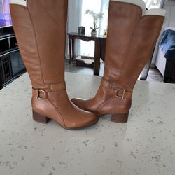Naturalizer Boots Size 7.5