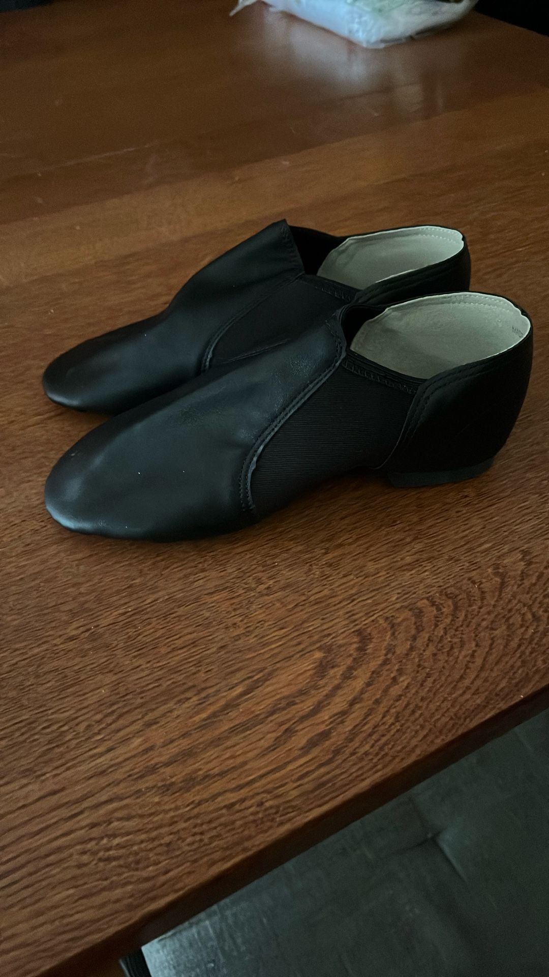 Women's Leather Upper Slip-on Jazz Shoe