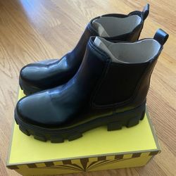 Circus by Sam Edelman Ankle Boots Women’s 10M Black DARIELLE Shoes Lug Sole NIB