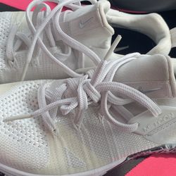 White Nike Metacon Size 6 Training Shoes