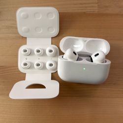AirPods Pro Gen 2 (USB C)