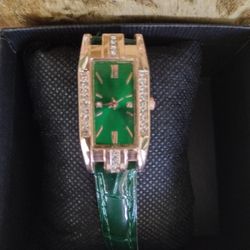NEW GREEN FASHION WATCH