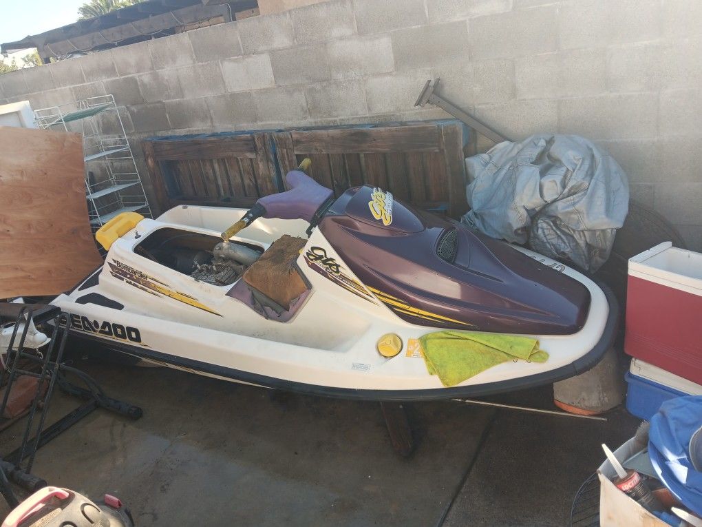 Unk Year Seadoo Bombadier Gts Rotax For Repair Or Parts