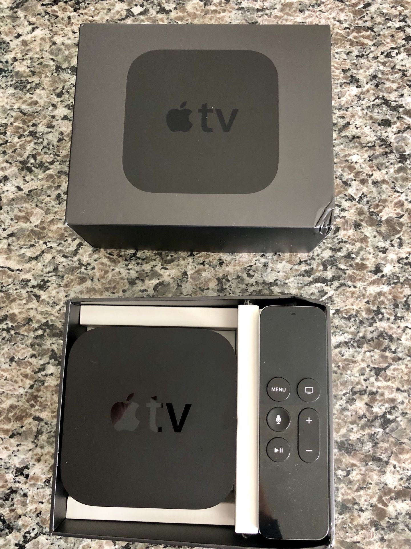 Apple TV - 32 GB (4th Generation) Black MGY52LL/A