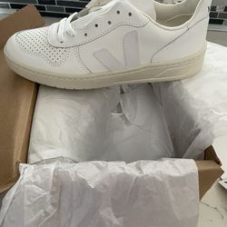 Brand New VEJA
