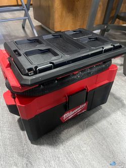 Milwaukee vacuum