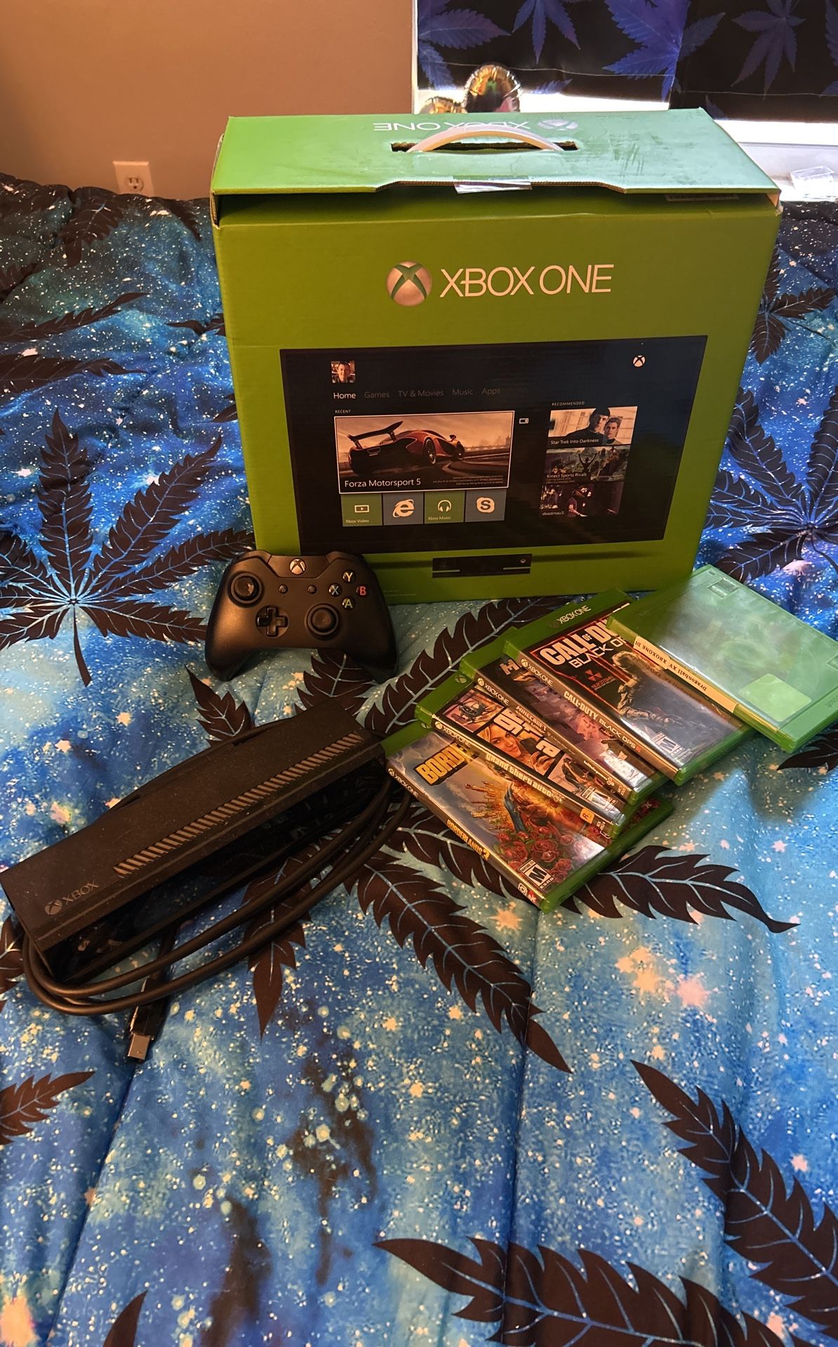 Xbox One(500GB) Bundle + 8 Games/Controller