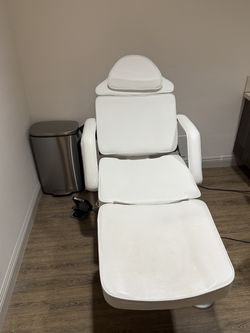 Medspa Treatment Chair (White)