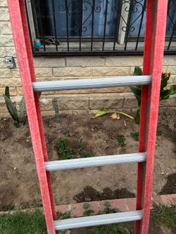 Louisville 14ft Fiberglass Ladder - Type IA 300 lb Capacity