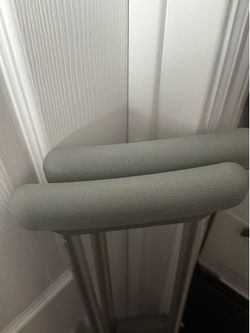 Aluminum Crutches