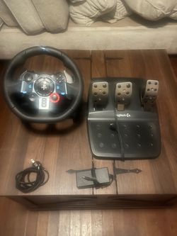 Logitech G PlayStation Racing Wheel & 3-Pedal Set