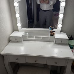 Bed Frame And Vanity Set