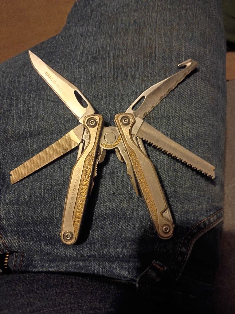 Leatherman Charge