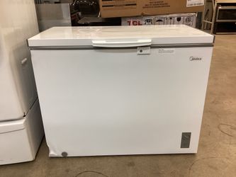 Midea 10.4 cu.ft. Garage Ready Chest Freezer Convertible to Refrigerator New Scratch and Dent