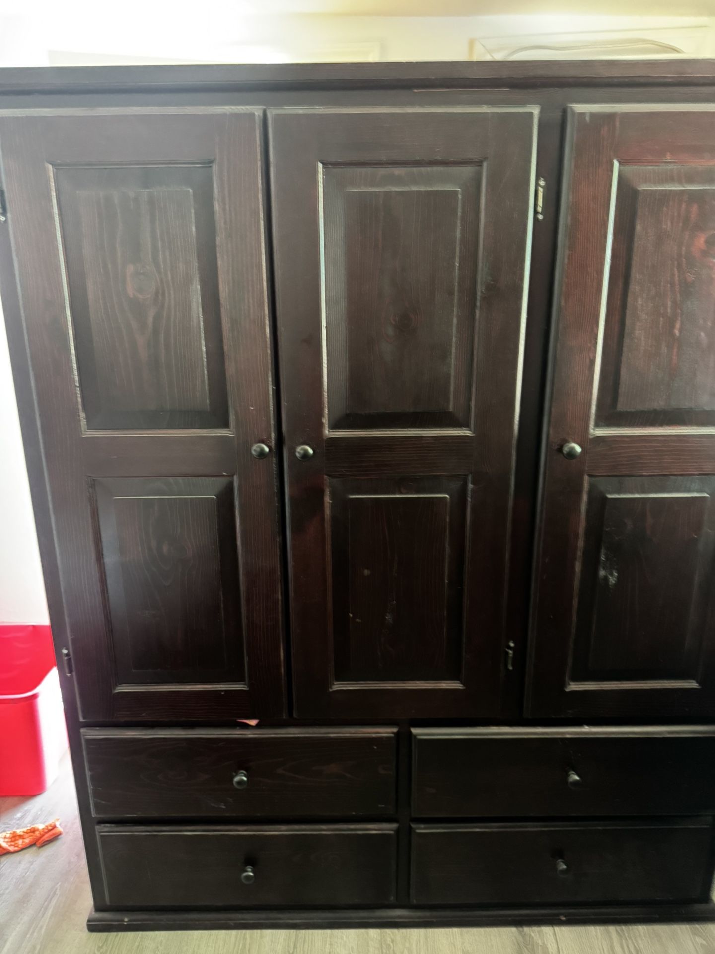 Dresser