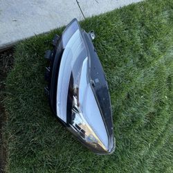 2017-2023 Tesla Model 3/ Model Y Headlight Driver Side