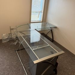 Modern L-Shaped Glass Office Desk – Delivery Included