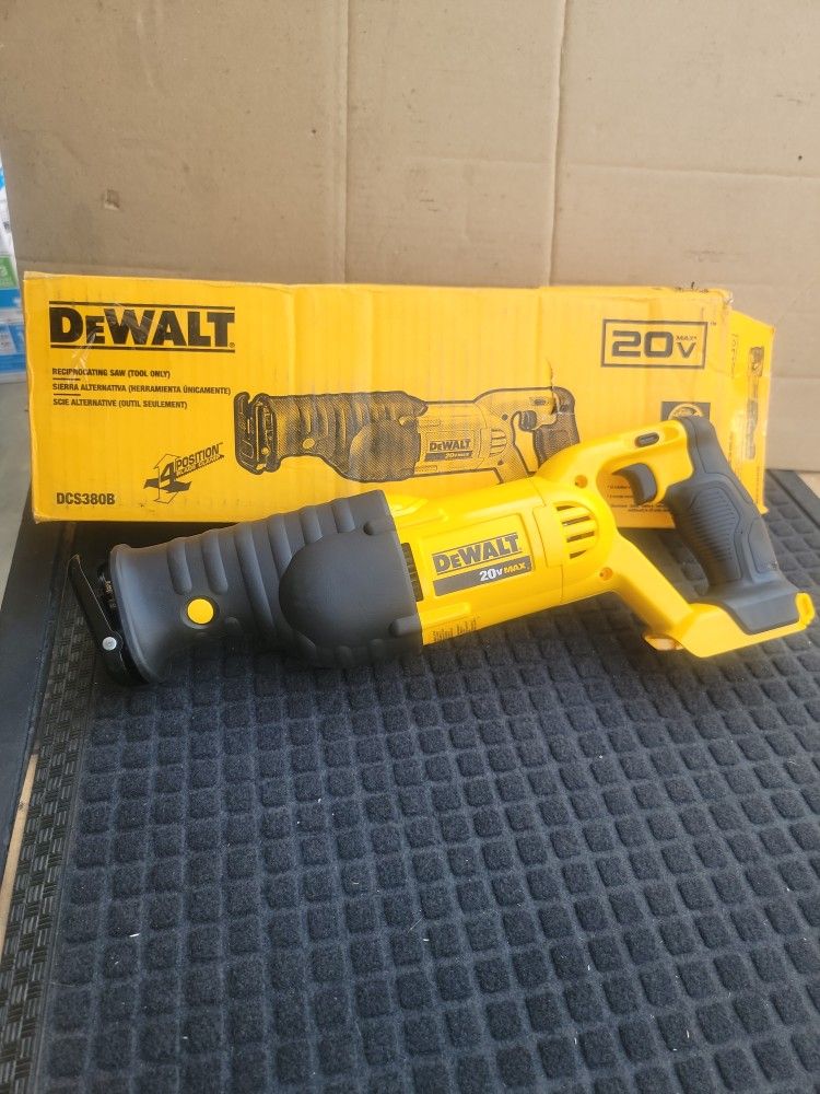 DEWALT 20V MAX CORDLESS RECIPROCATING SAW ( TOOL ONLY )