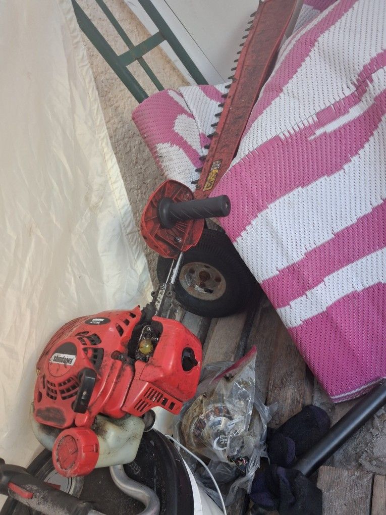 Shindaiwa Hedge Trimmer