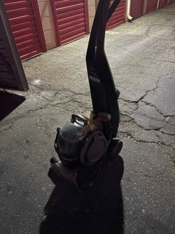 Bessel. Carpet Cleaning