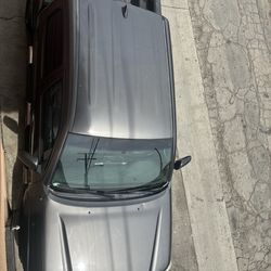 Tacoma prerunner Gris afuera Gris por dentro