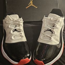 NIKE AIR JORDAN  11 CMFT LOW WHITE/BLACK/ UNIVERSITY RED/ SIZE15