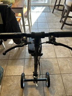 Knee Walker / Knee Scooter with Basket - Steerable + Foldable knee Walker with basket