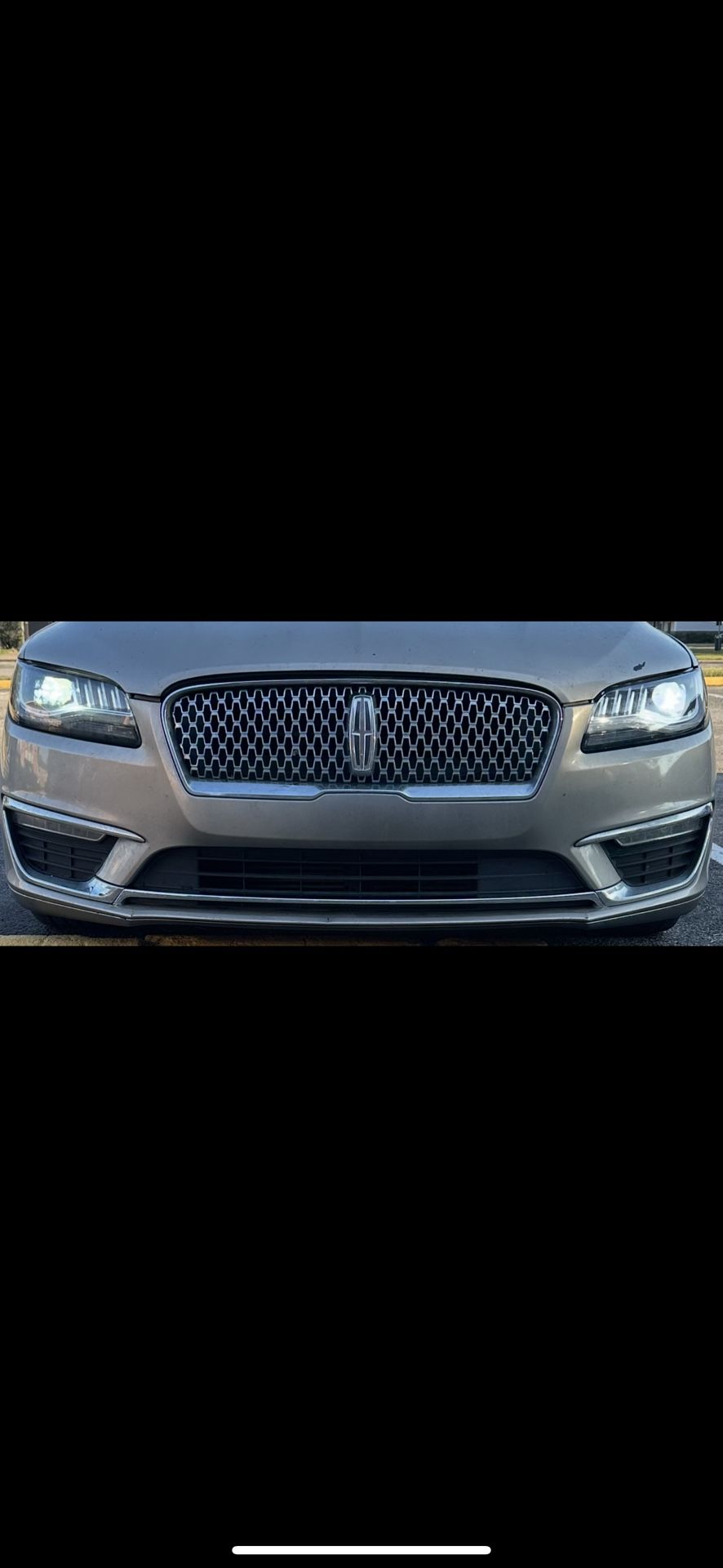Headlight For A 2017 Lincoln Mkz Premiere