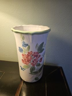 Ceramic Wine Bottle Holder/Vase