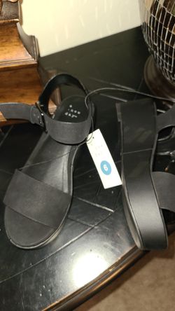 Sandal $15 size 6 new