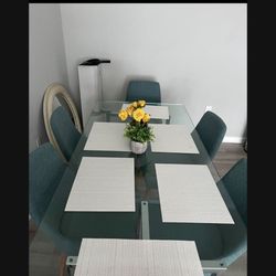 Dining room Table 