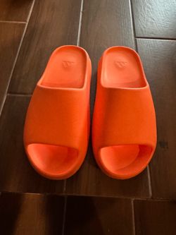 Yeezy slides use no box size 10