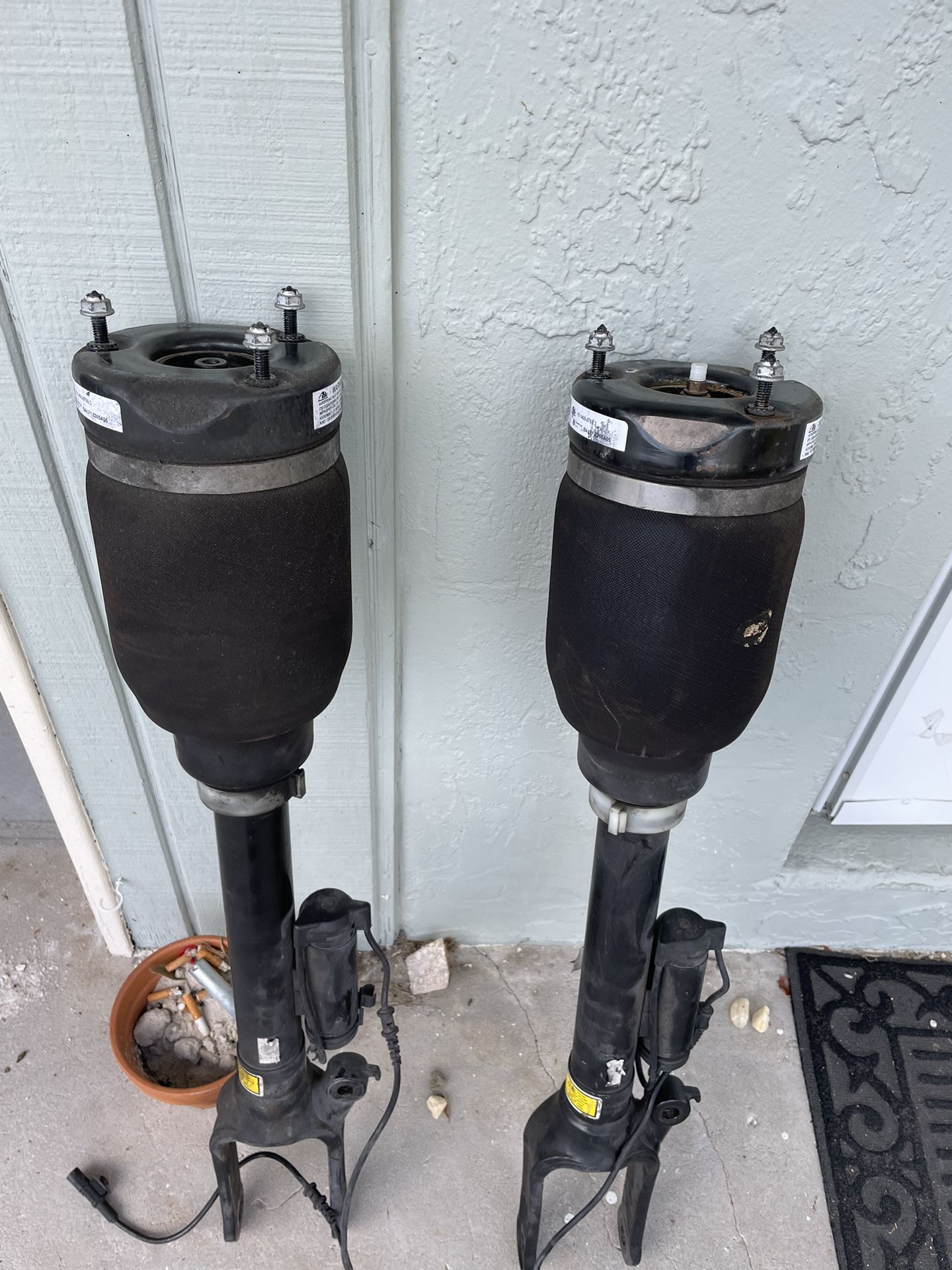 Mercedes GL W164 Front Struts