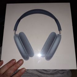Brand New Apple Airpods Max w/ Smartcase $280