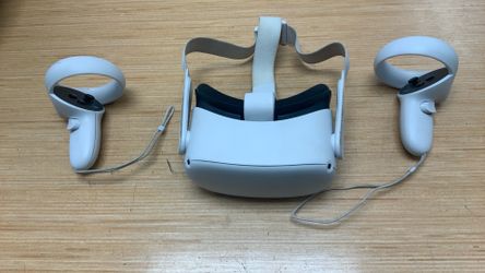 Oculus Quest 2 + Carrying Case