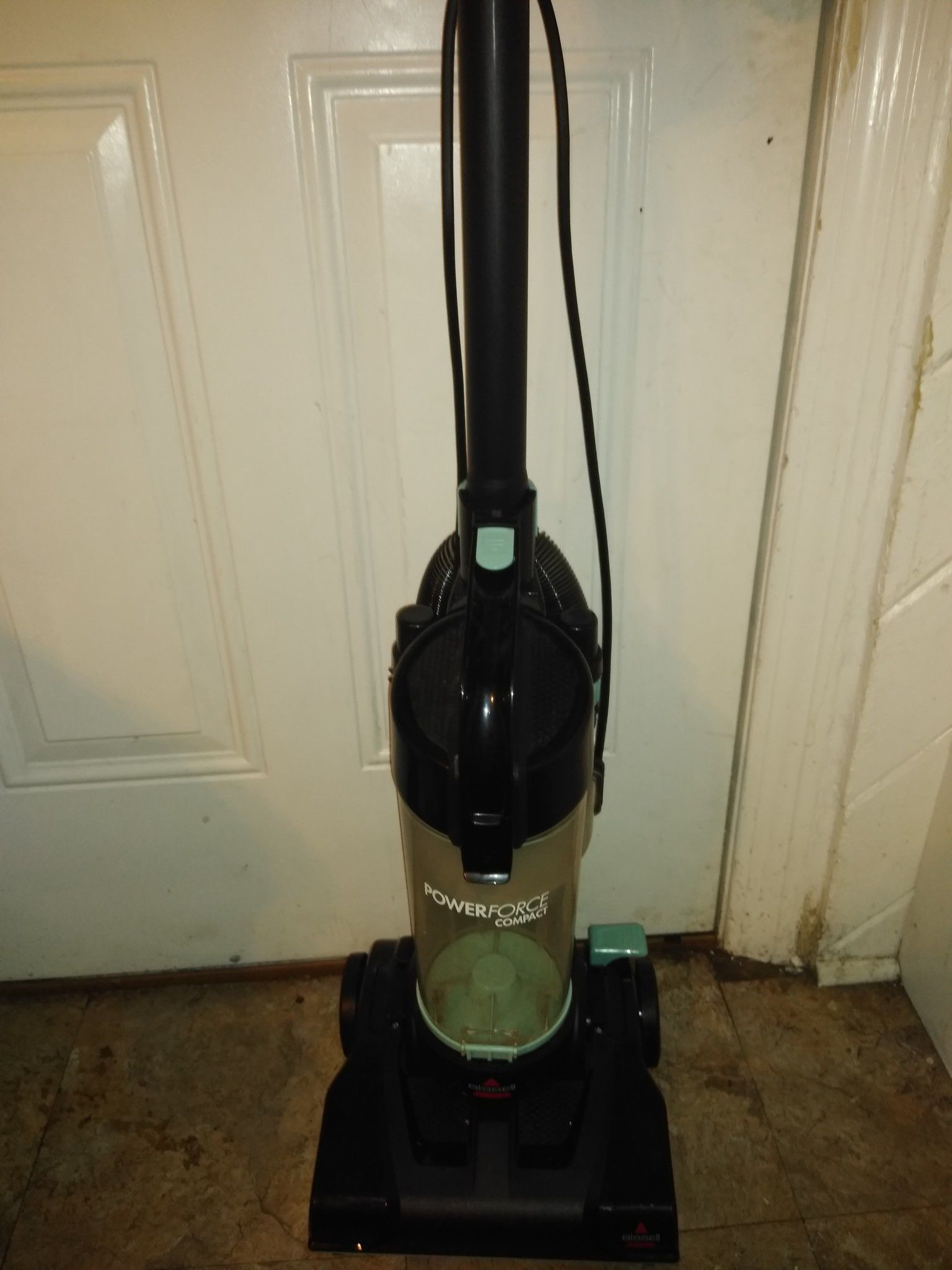 Bissell Powerforce Compact vaccum